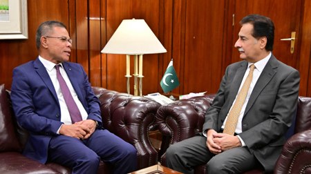 Islamabad 21.08.2026: Malaysian Parliamentary Delegation led by Minister for Interior Mr. Saifuddin Nasution bin Ismail called on Speaker National Assembly Sardar Ayaz Sadiq at Parliament House.